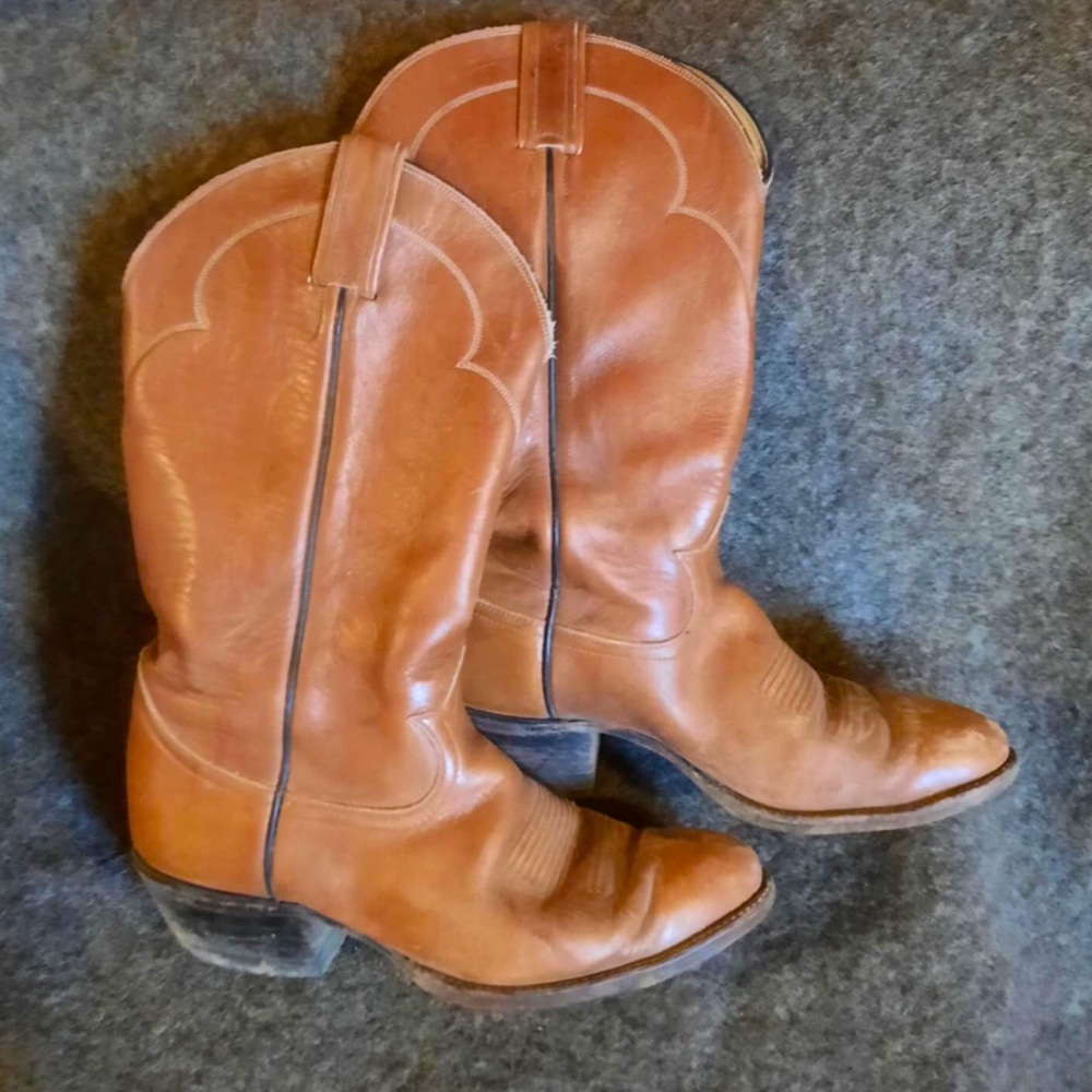 Tony Lama mens cowboy boots size 9.5